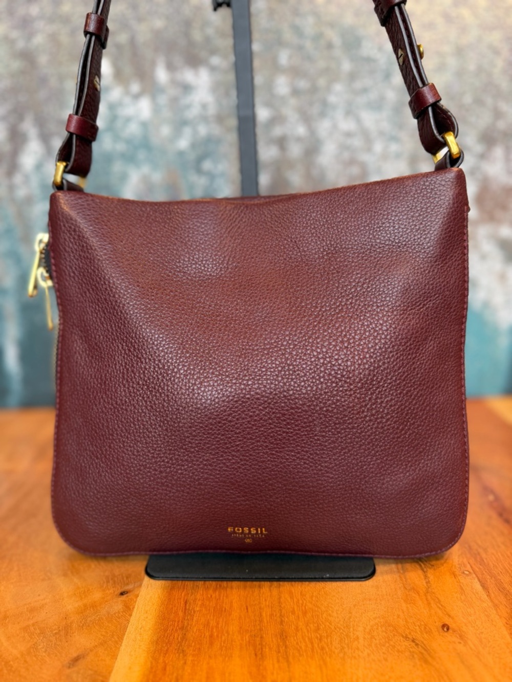 Fossil Classic 2010s Preston Leather Crossbody Burgundy (VGUC)
